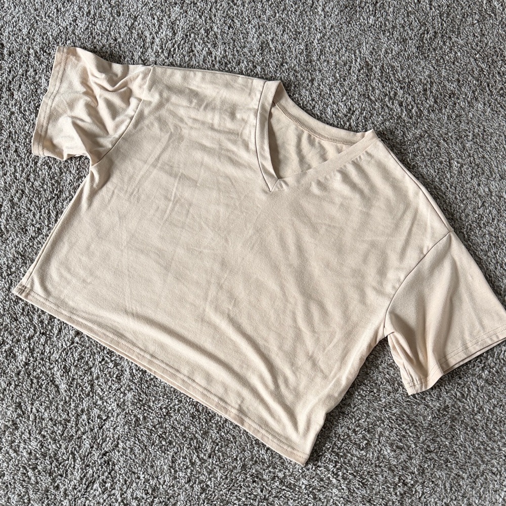 Women's Cream V-Neck Cropped Tee